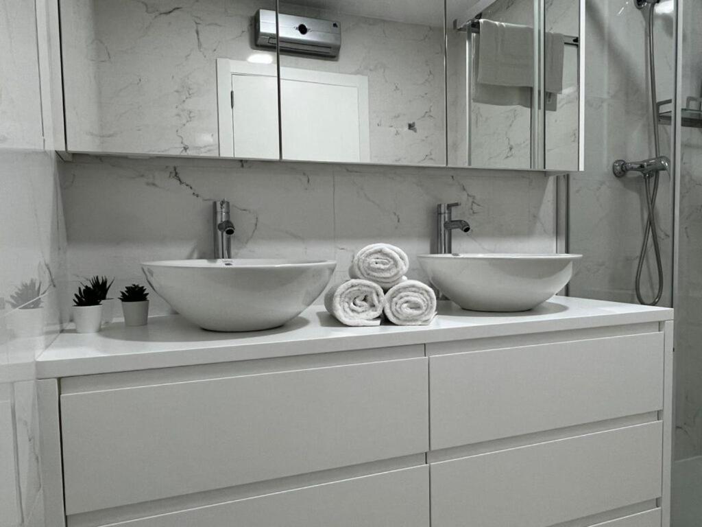 Apartamento Confot / Sbhome โนยา ภายนอก รูปภาพ